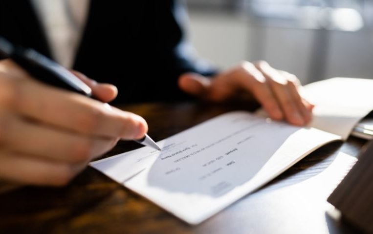 Cheque Dishonour: SC Quashes Complaint Against Director Not In Charge of Business